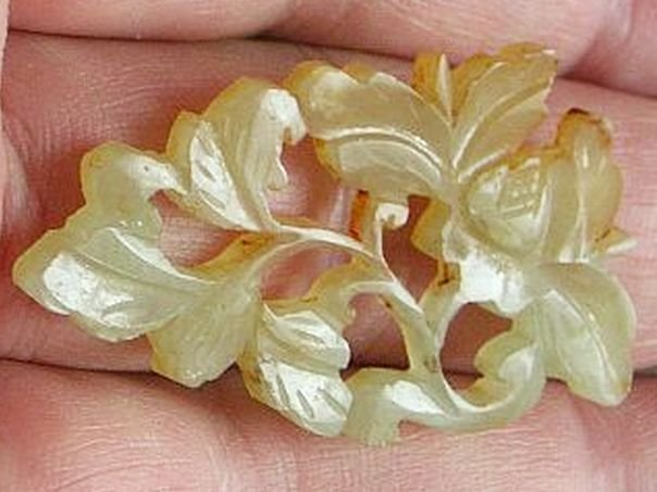 Ornament 6 Lotus sprig in openwork – (8645)